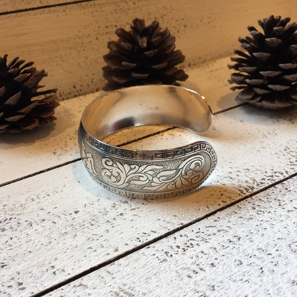 Tibetan Silver Bangle Bracelet - Picture 2 of 6